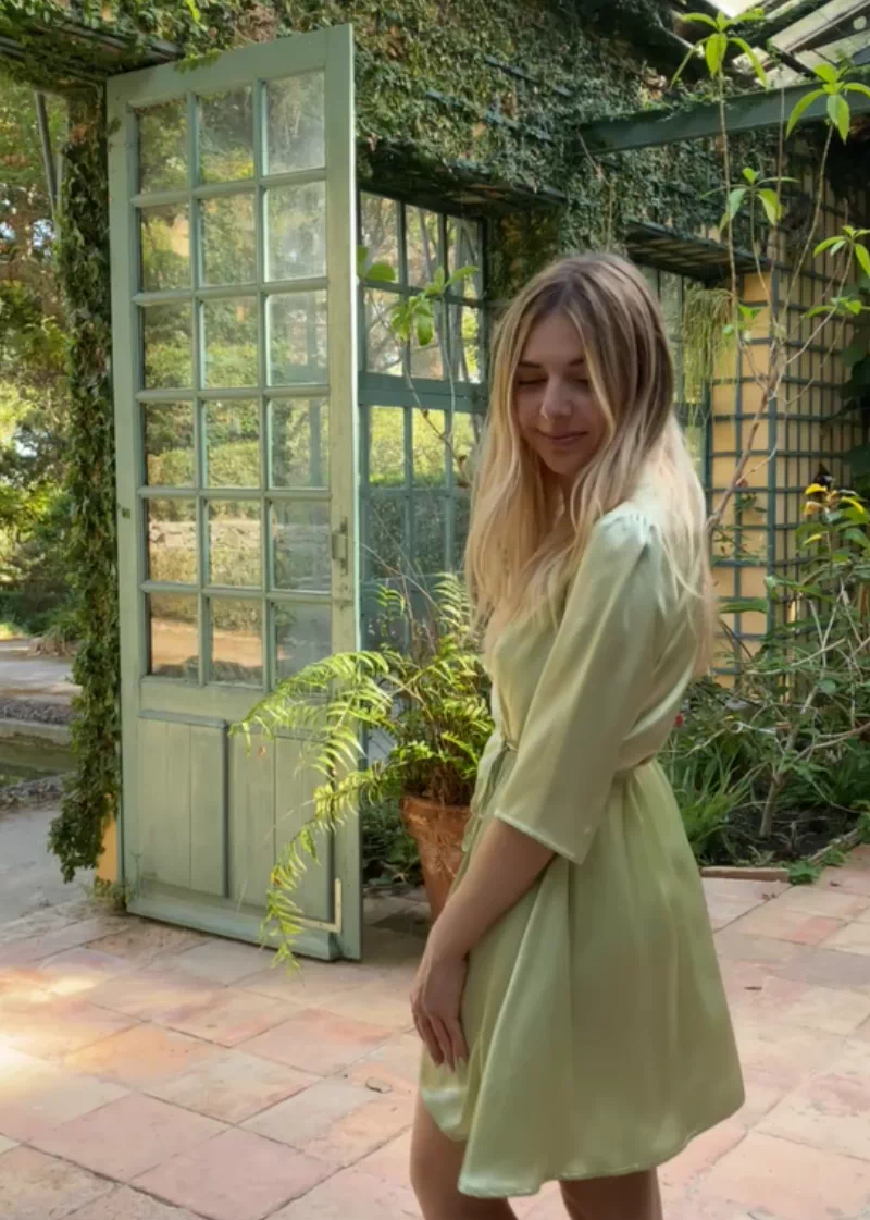 déshabillé intérieur satin soie vert amande
