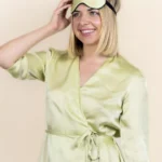 masque de nuit soie vert amande