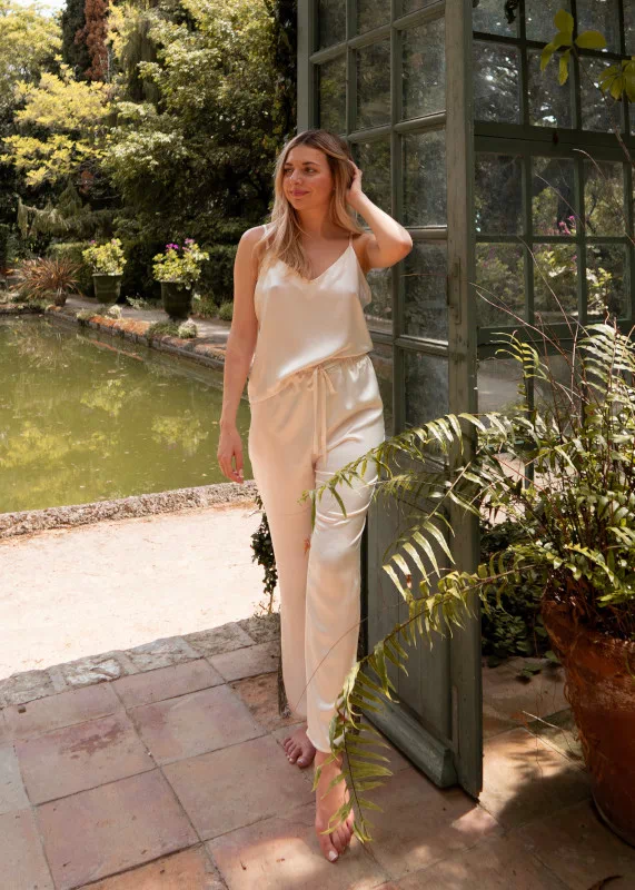 lingerie en soie pour femme luxe